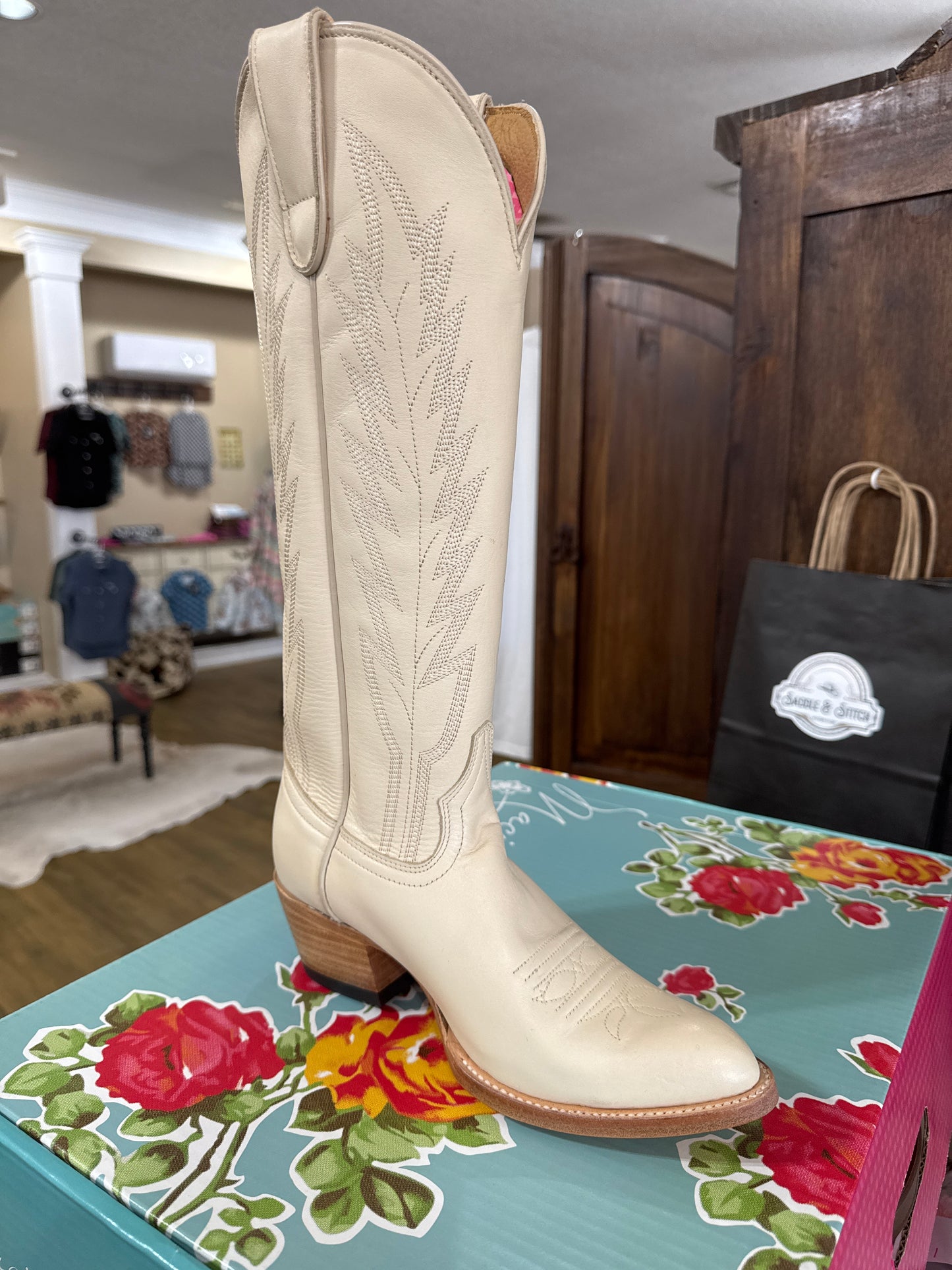 Macie Bean Vanilla Hotshot Women’s Boots