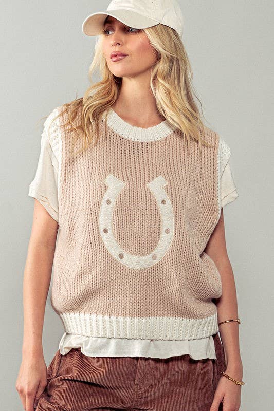 Horseshoe knitted Vest