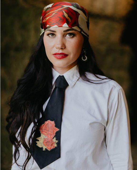 Rosita’s Holly Tie