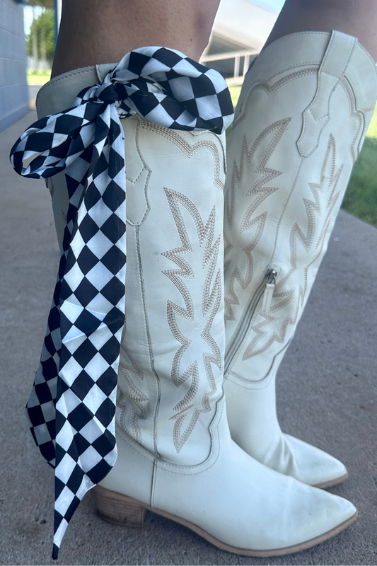 Round The Track Latigo