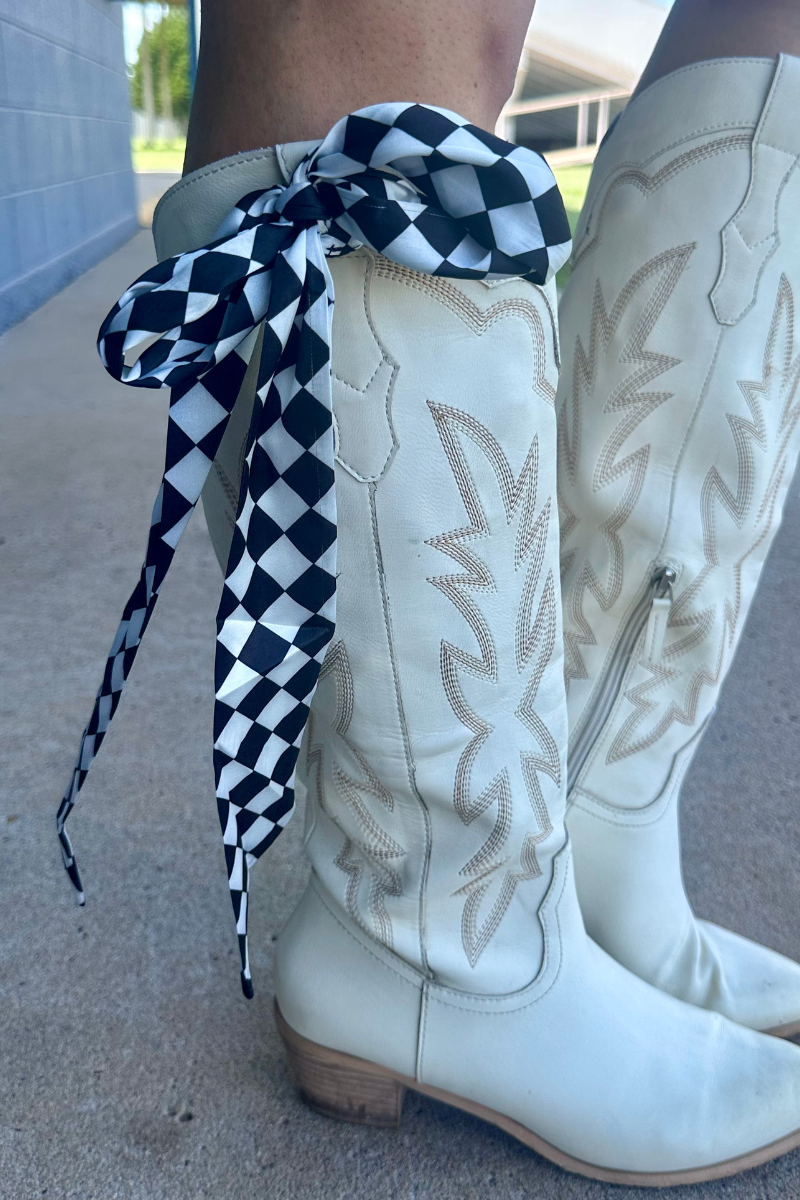 Round The Track Latigo